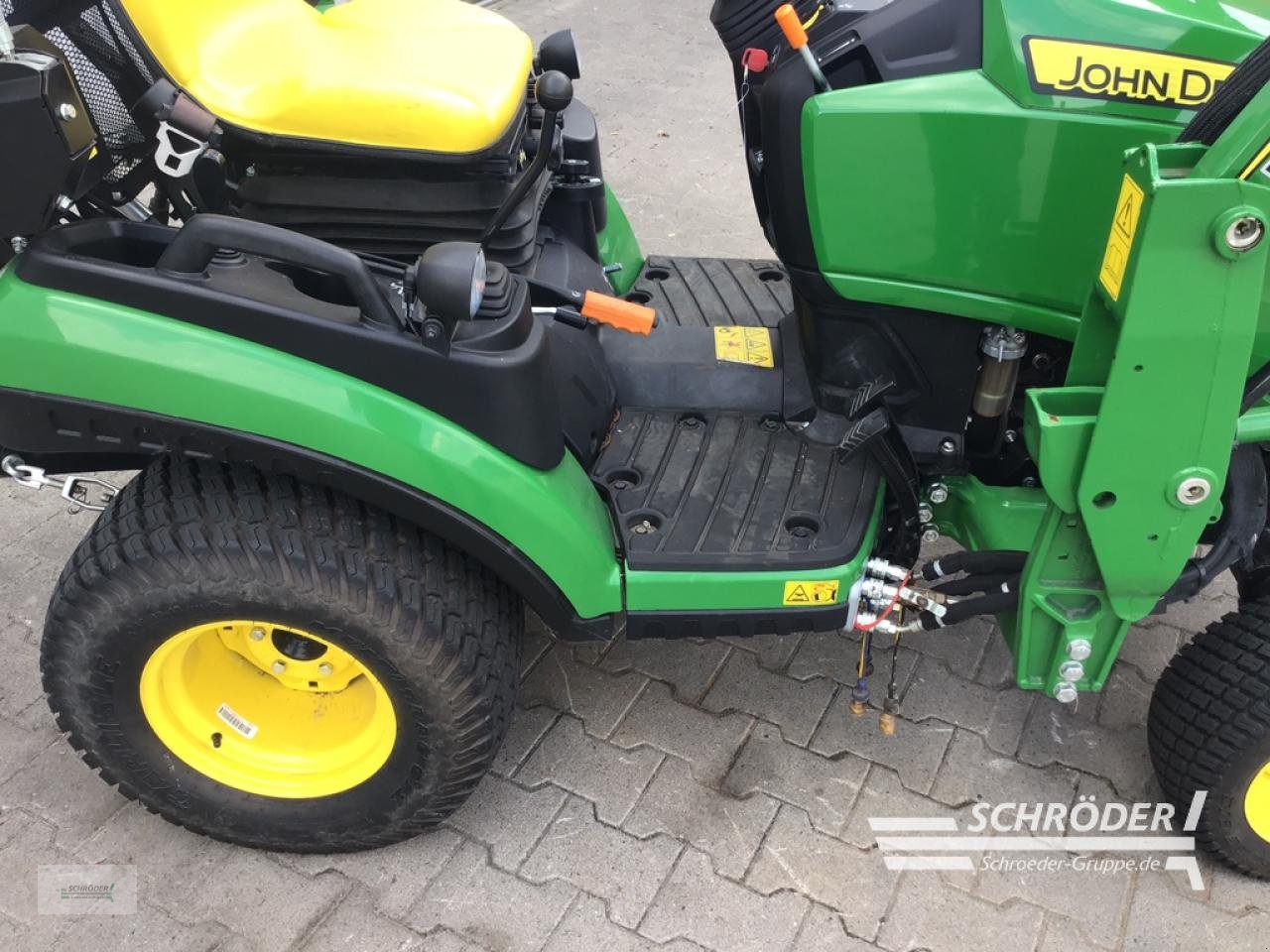 Traktor typu John Deere 1026 R, Gebrauchtmaschine w Wildeshausen (Zdjęcie 8)