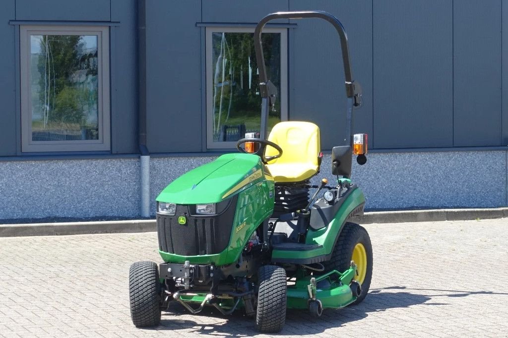 Traktor typu John Deere 1026R 4wd HST / 0520 Draaiuren / Middenondermaaidek, Gebrauchtmaschine v Swifterband (Obrázek 1)