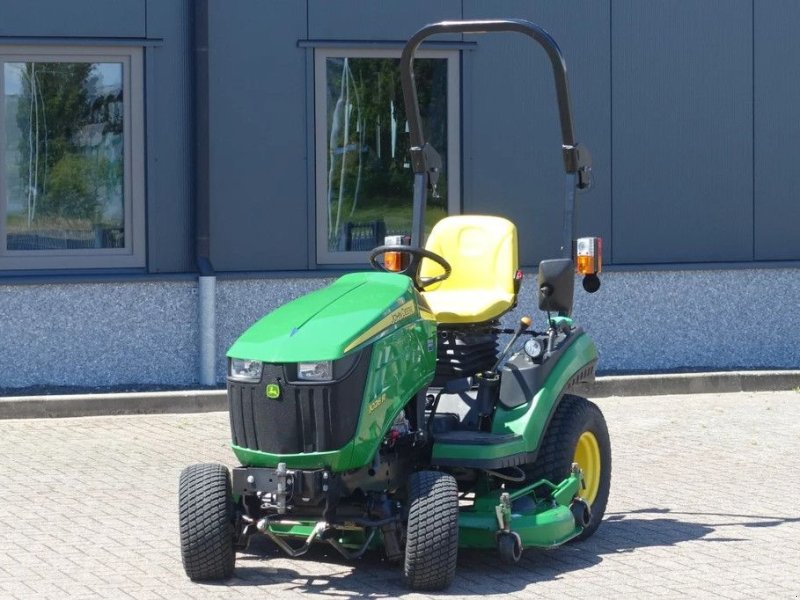 Traktor typu John Deere 1026R 4wd HST / 0520 Draaiuren / Middenondermaaidek, Gebrauchtmaschine v Swifterband (Obrázek 1)