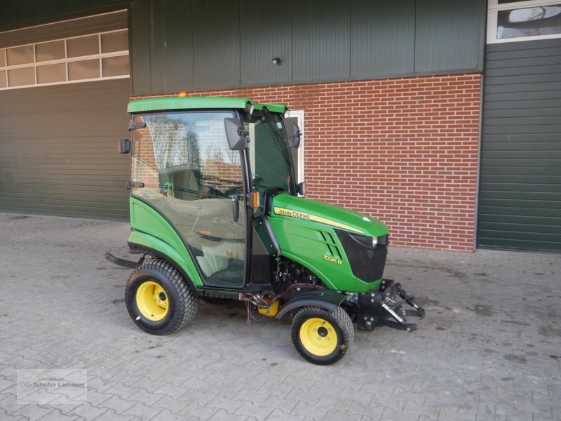 Traktor of the type John Deere 1026R Hydrostat FZW, Gebrauchtmaschine in Borken