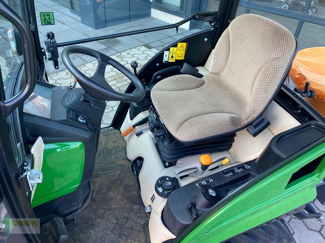 Traktor Türe ait John Deere 1026R + Matev Schneeschild + Salzstreuer, Neumaschine içinde Heiden (resim 8)