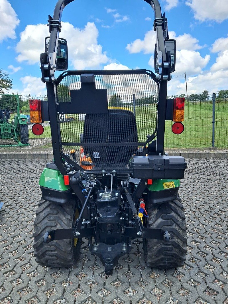 Traktor Türe ait John Deere 1026R, Neumaschine içinde Mrągowo (resim 11)