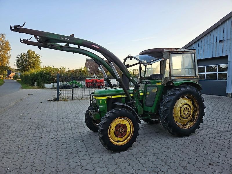 Traktor typu John Deere 1130 mit Allrad und hydraulischer Lenkung. Tüv 25, Gebrauchtmaschine v Honigsee (Obrázek 2)