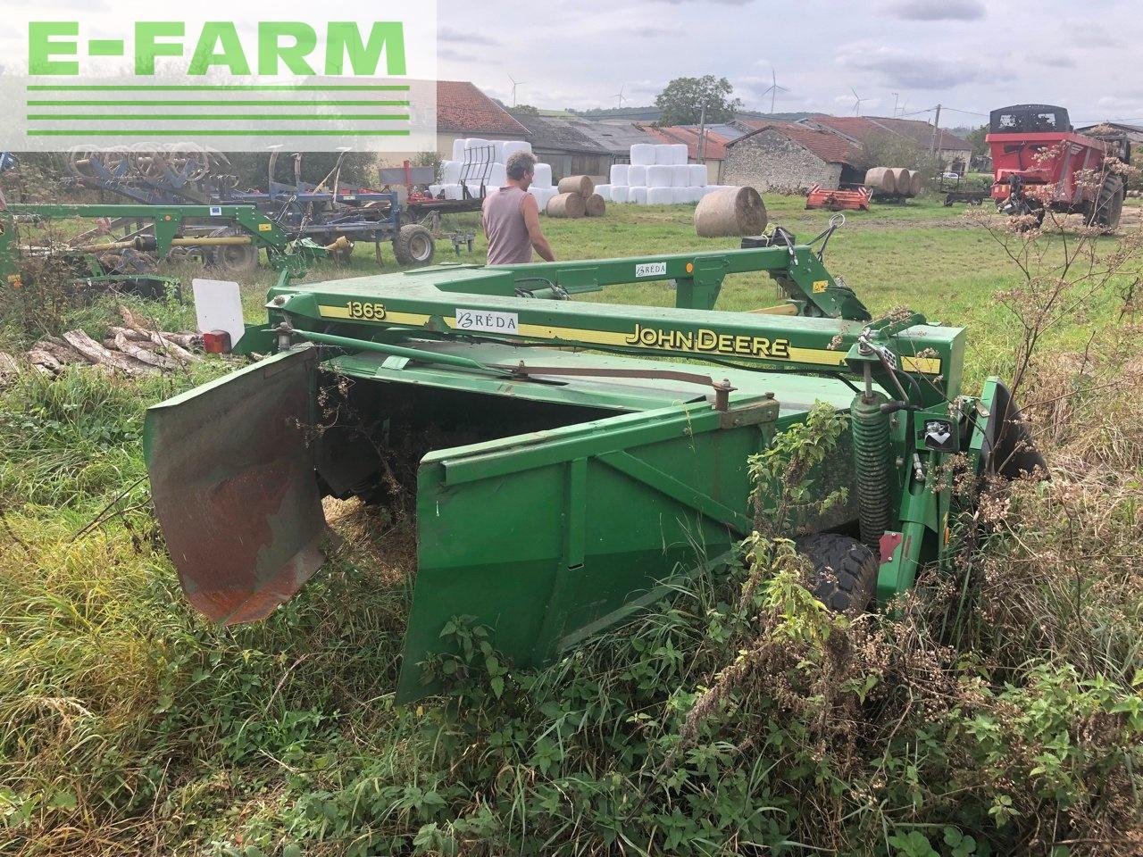 Traktor типа John Deere 1365, Gebrauchtmaschine в CHAUVONCOURT (Фотография 3)