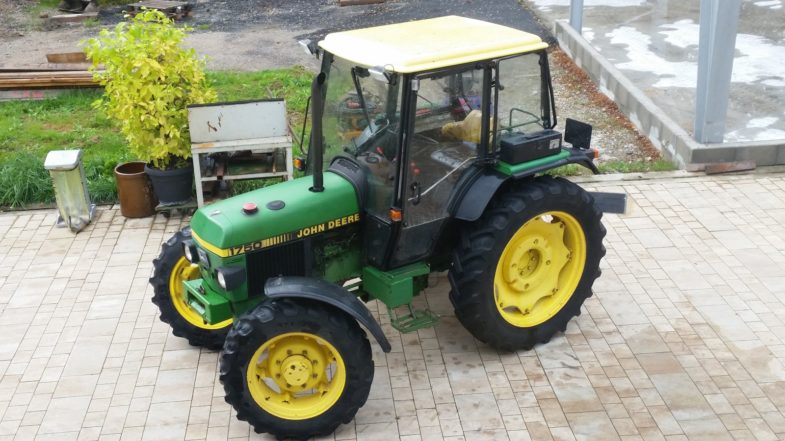 Traktor des Typs John Deere 1750, Gebrauchtmaschine in Reuth (Bild 1)