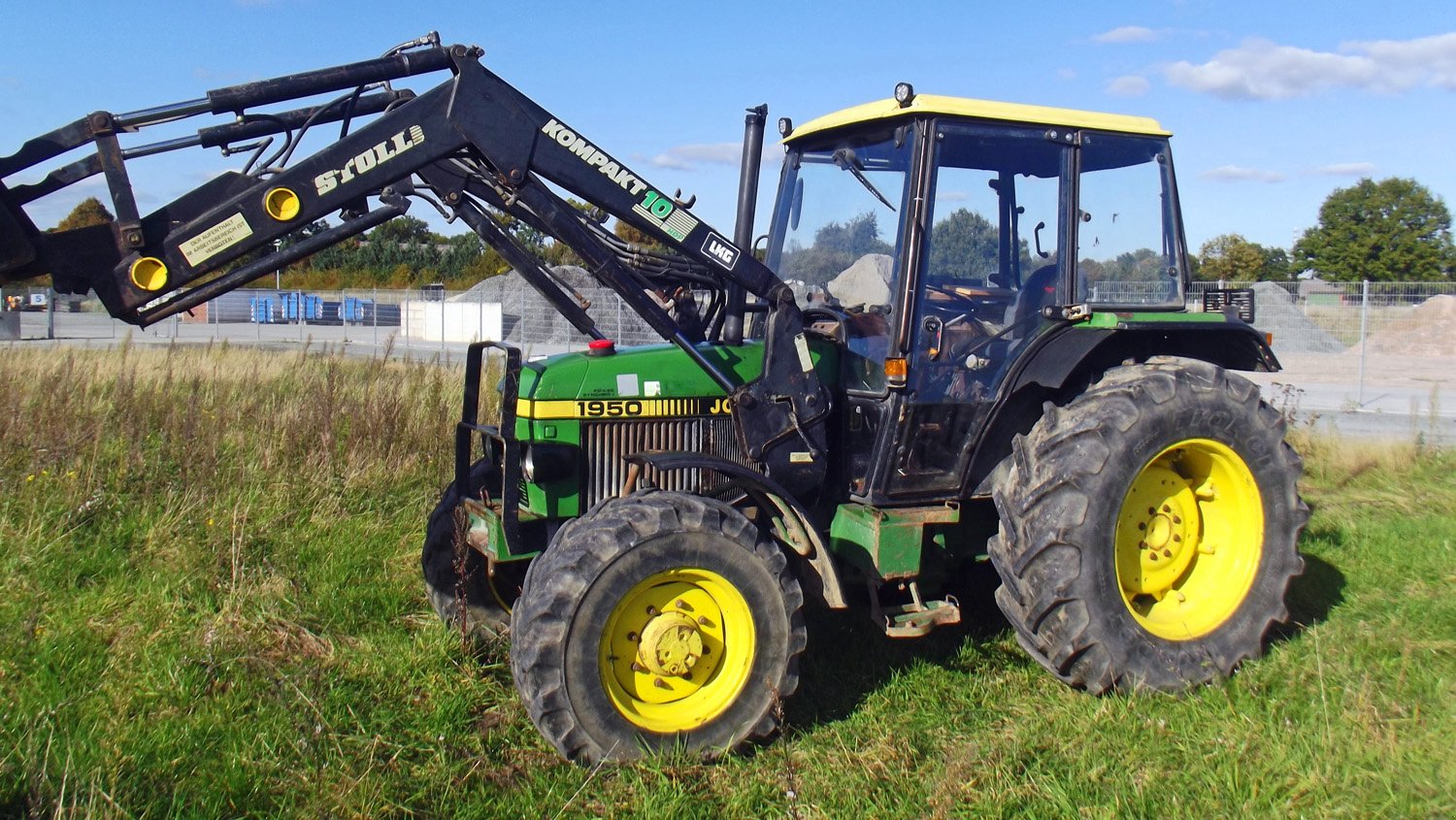 Traktor του τύπου John Deere 1950 Frontlader+Niedrgkabine, Gebrauchtmaschine σε Mittelsdorf (Φωτογραφία 1)