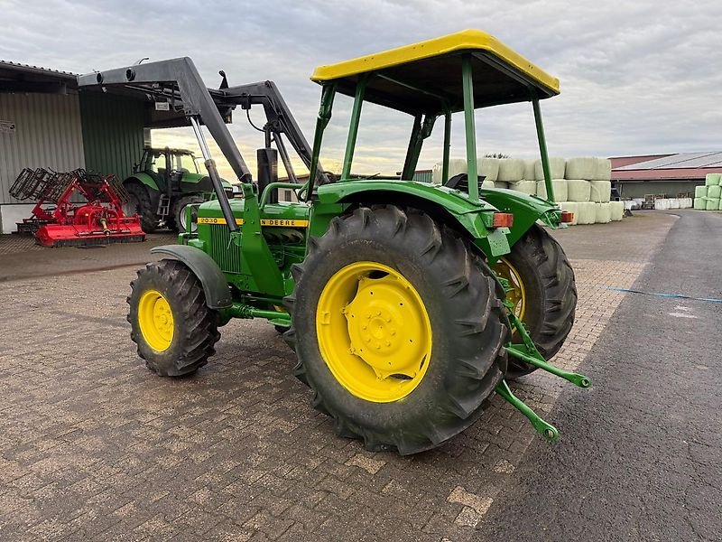 Traktor des Typs John Deere 2030 Allrad mit Frontlader, Gebrauchtmaschine in Steinau  (Bild 6)