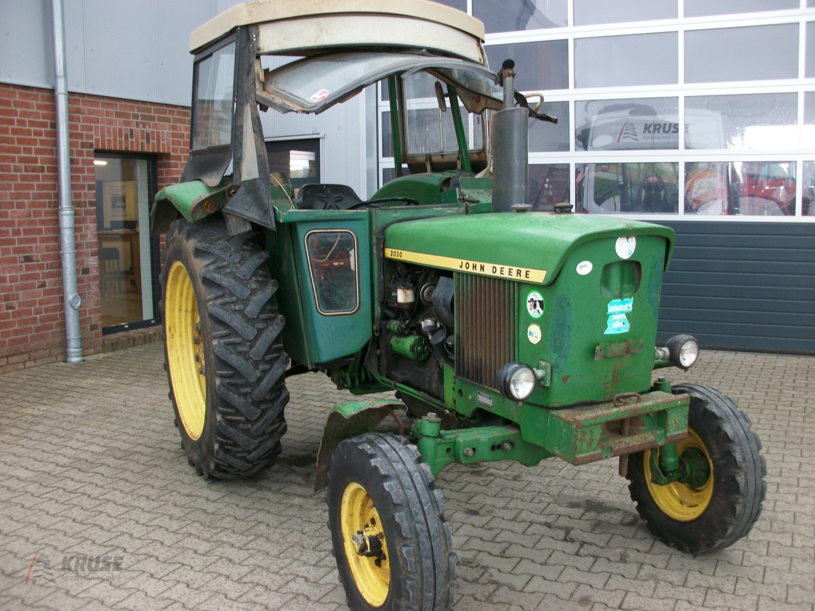 Traktor des Typs John Deere 2030 S, Gebrauchtmaschine in Fürstenau (Bild 3)