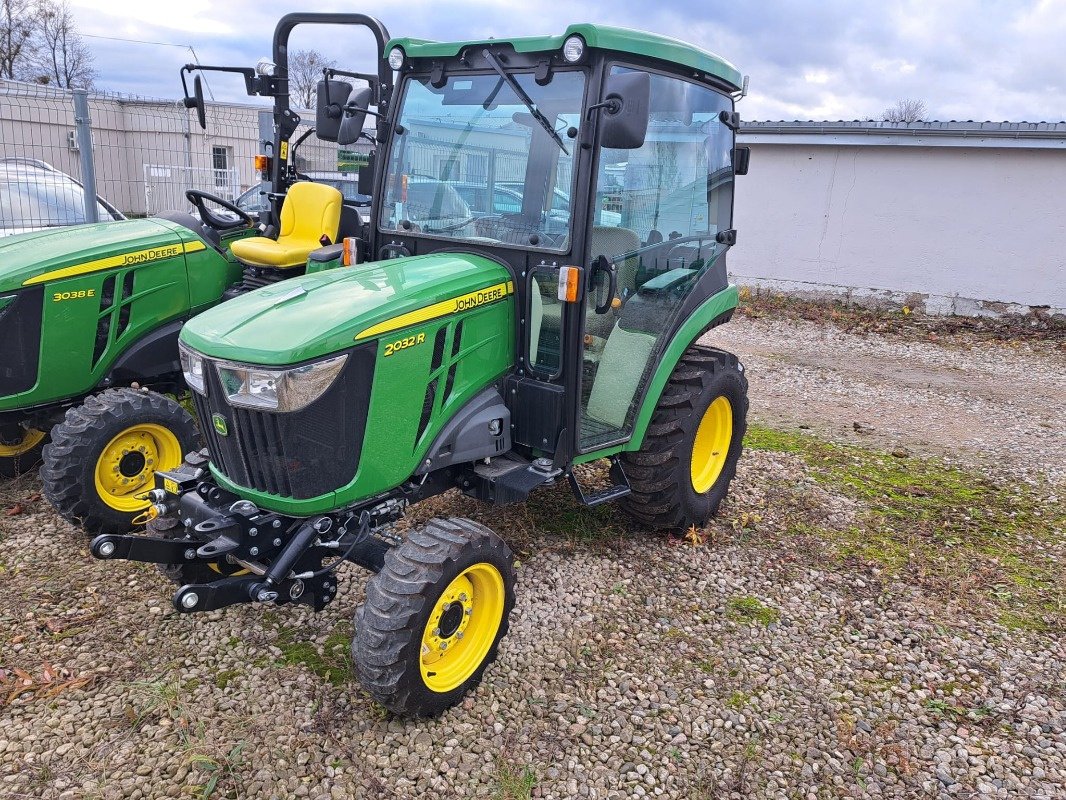 Traktor des Typs John Deere 2032R, Neumaschine in Mrągowo (Bild 4)