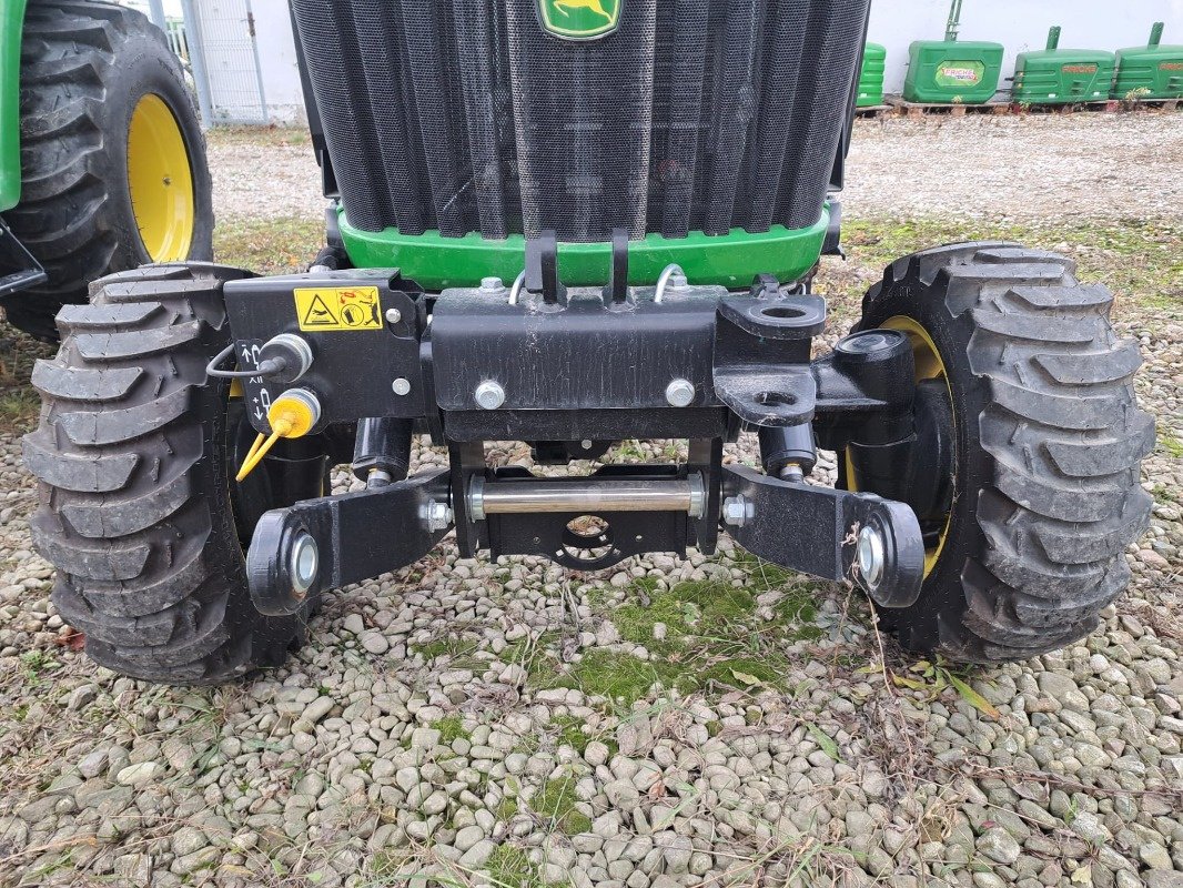 Traktor des Typs John Deere 2032R, Neumaschine in Mrągowo (Bild 11)