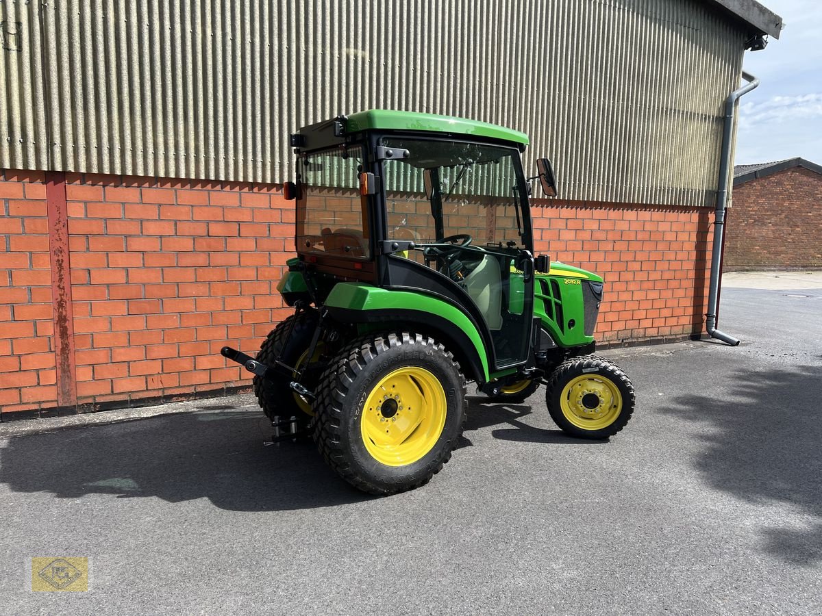 Traktor des Typs John Deere 2032R, Neumaschine in Beelen (Bild 5)