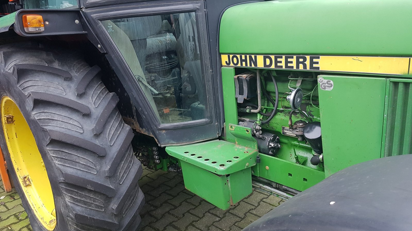 Traktor des Typs John Deere 2140A, Gebrauchtmaschine in Olpe (Bild 2)