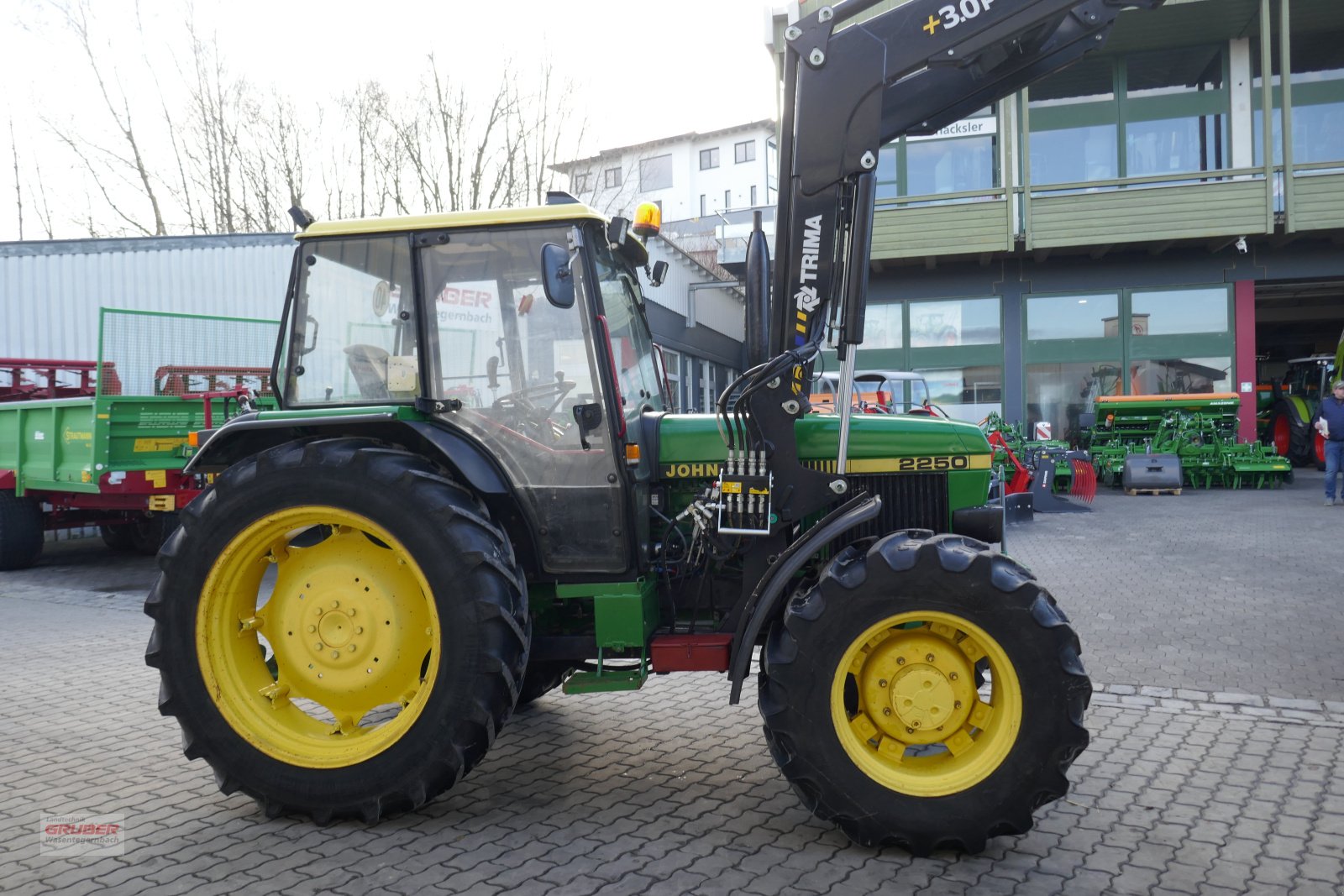 Traktor του τύπου John Deere 2250 AS + Frontlader TRIMA, Gebrauchtmaschine σε Dorfen (Φωτογραφία 4)