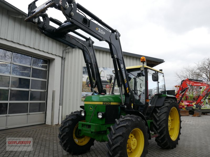 Traktor tipa John Deere 2250 AS + Frontlader TRIMA, Gebrauchtmaschine u Dorfen