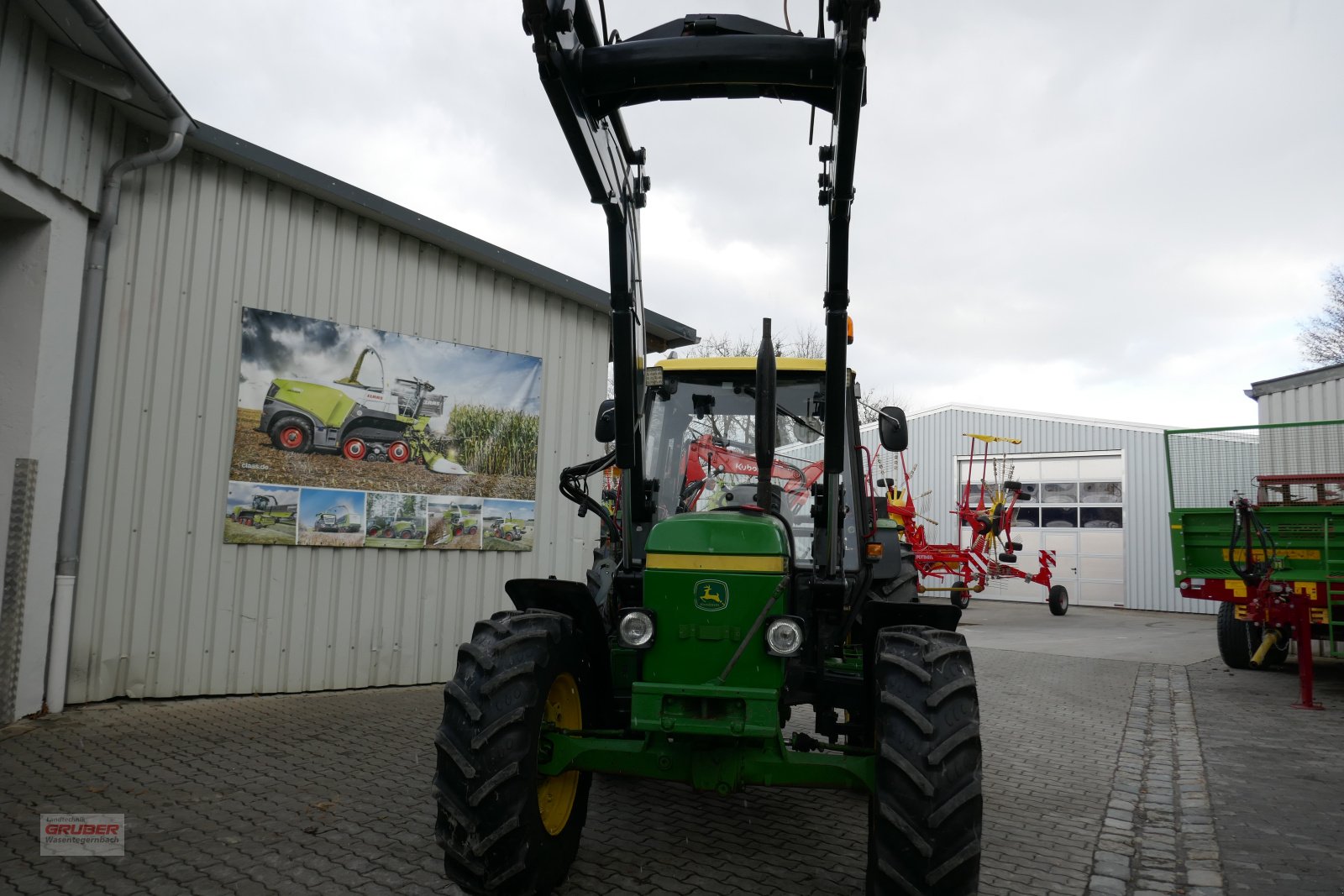 Traktor des Typs John Deere 2250 AS + Frontlader TRIMA, Gebrauchtmaschine in Dorfen (Bild 2)