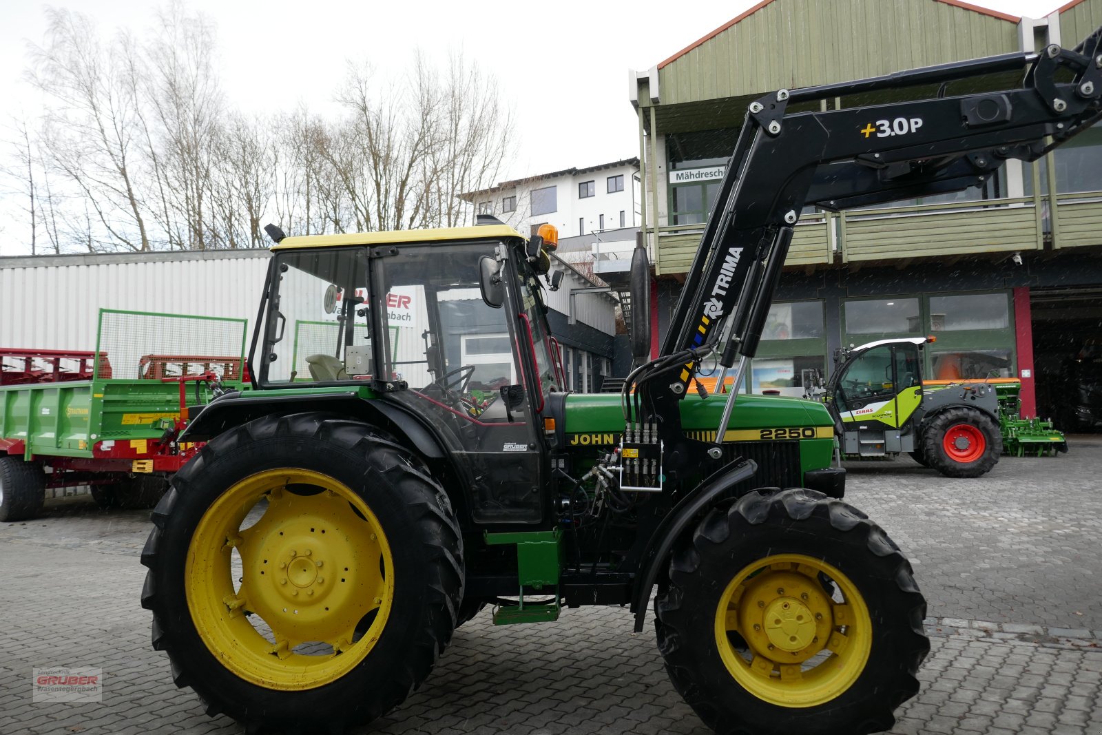 Traktor des Typs John Deere 2250 AS + Frontlader TRIMA, Gebrauchtmaschine in Dorfen (Bild 4)