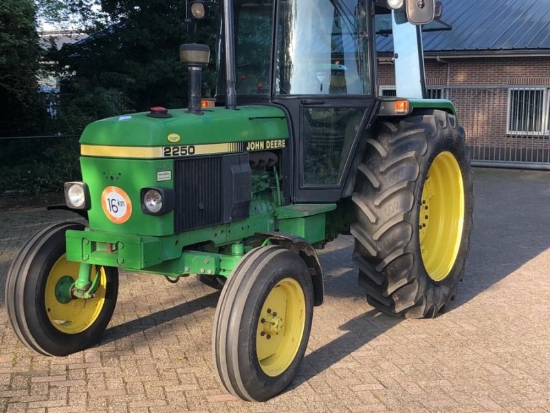 Traktor типа John Deere 2250, Gebrauchtmaschine в Ederveen (Фотография 1)