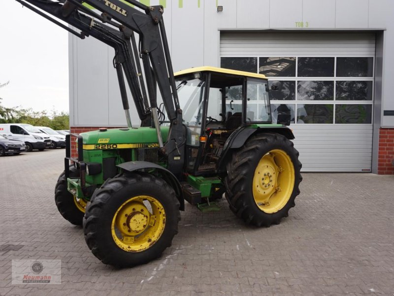 Traktor typu John Deere 2250, Gebrauchtmaschine w Barßel Harkebrügge