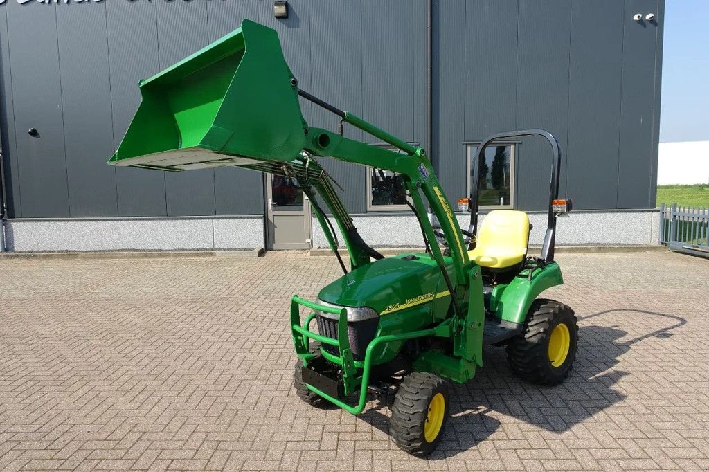 Traktor des Typs John Deere 2305 4wd HST / 0923 Draaiuren / Voorlader, Gebrauchtmaschine in Swifterband (Bild 3)