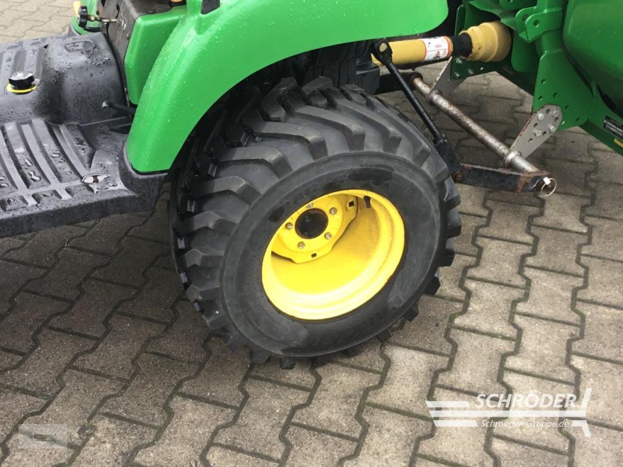 Traktor of the type John Deere 2305, Gebrauchtmaschine in Wildeshausen (Picture 4)