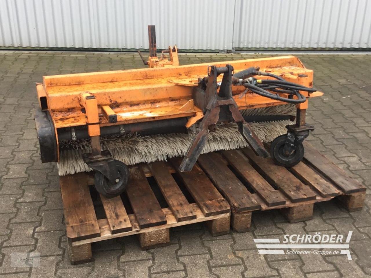 Traktor of the type John Deere 2305, Gebrauchtmaschine in Wildeshausen (Picture 13)