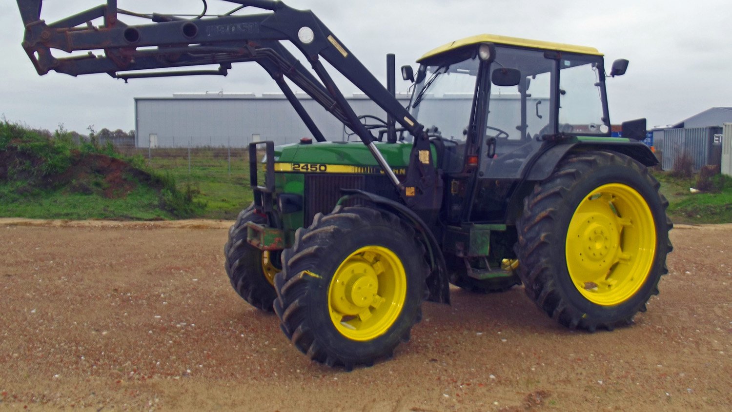 Traktor of the type John Deere 2450 Frontlader+Niedrigkabine, Gebrauchtmaschine in Mittelsdorf (Picture 2)