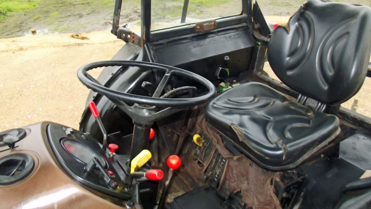 Traktor of the type John Deere 2450 Frontlader+Niedrigkabine, Gebrauchtmaschine in Mittelsdorf (Picture 5)