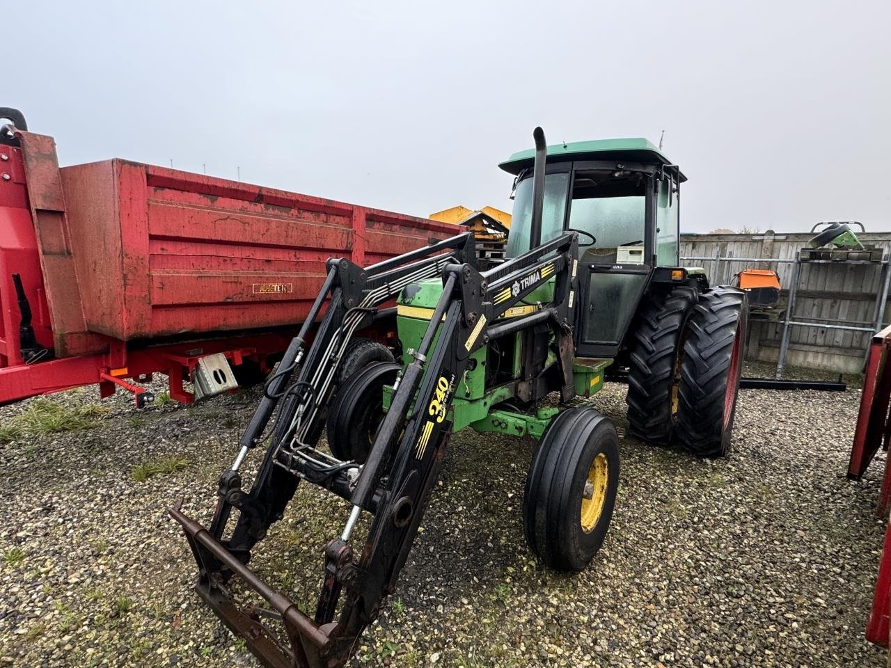 Traktor типа John Deere 2450, Gebrauchtmaschine в Hadsten (Фотография 1)