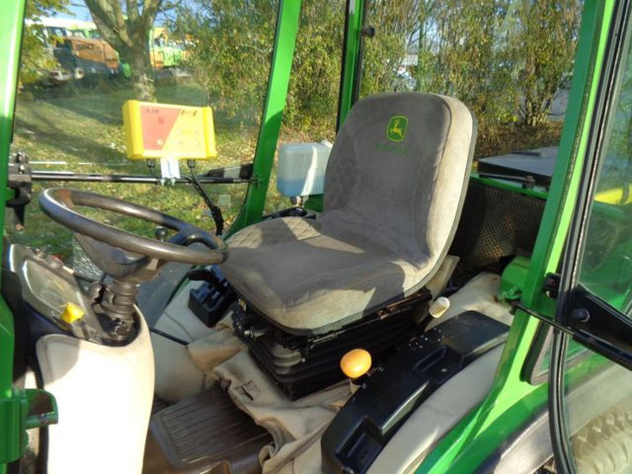 Traktor des Typs John Deere 2520 mit Schild+ Streuer, Gebrauchtmaschine in Könnern (Bild 3)