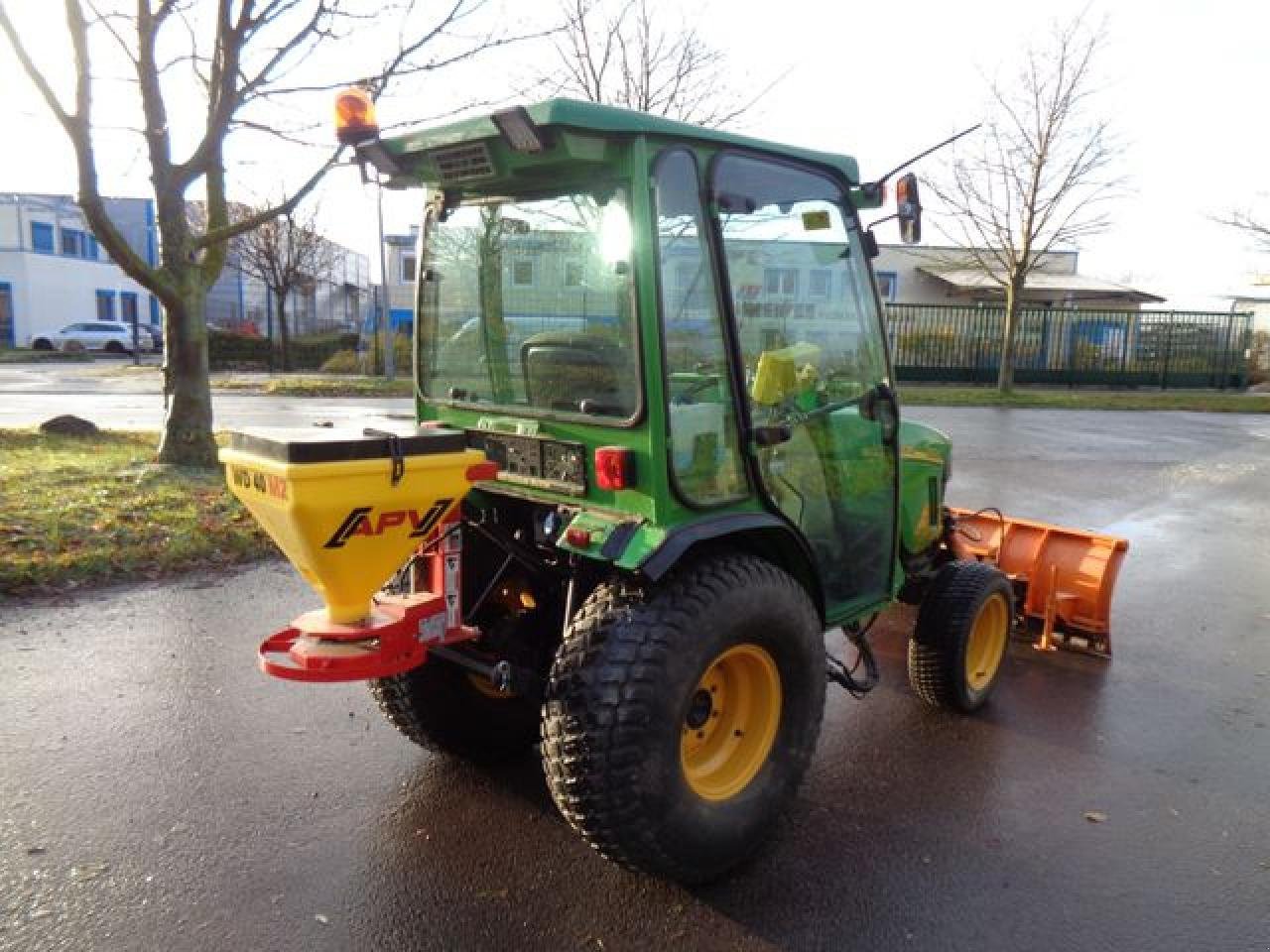 Traktor Türe ait John Deere 2520 mit Schild+ Streuer, Gebrauchtmaschine içinde Könnern (resim 6)