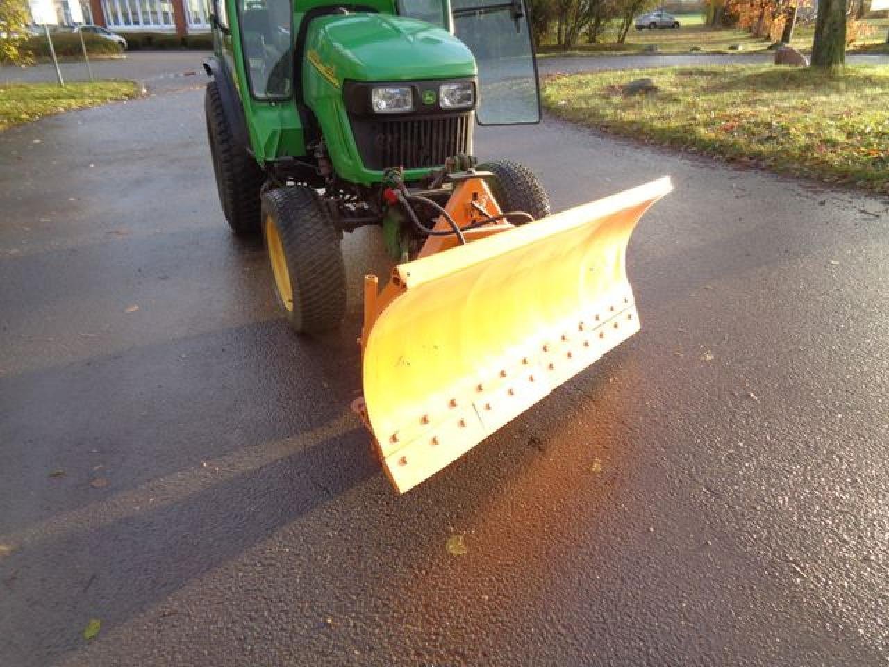 Traktor of the type John Deere 2520 mit Schild+ Streuer, Gebrauchtmaschine in Könnern (Picture 7)