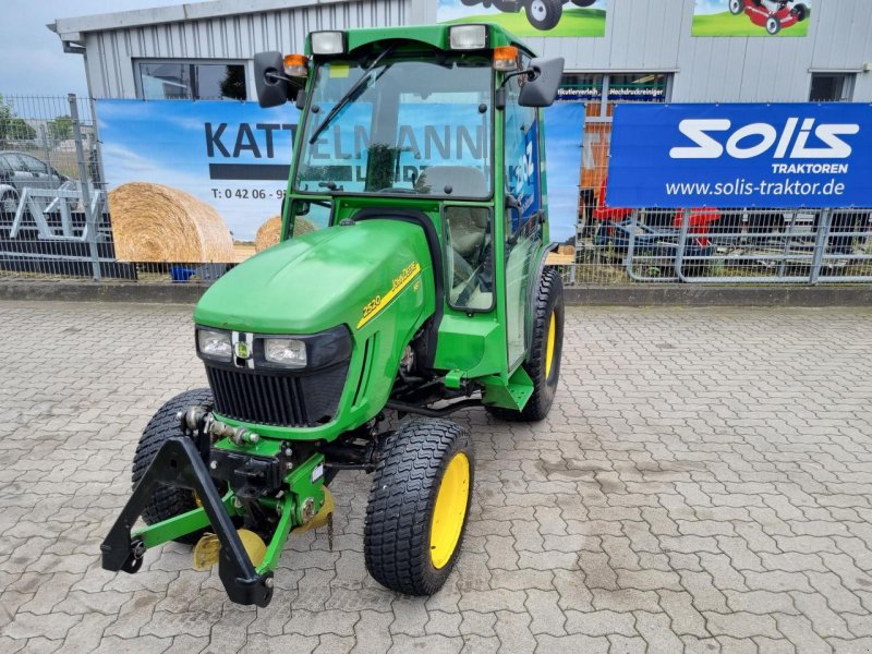 Traktor типа John Deere 2520HST, Gebrauchtmaschine в Stuhr