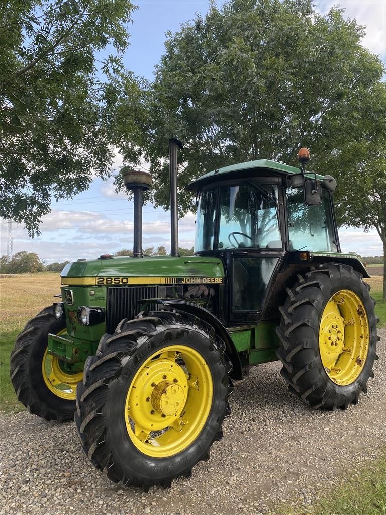 Traktor Türe ait John Deere 2850  , 4 WD, Gebrauchtmaschine içinde Varde (resim 1)