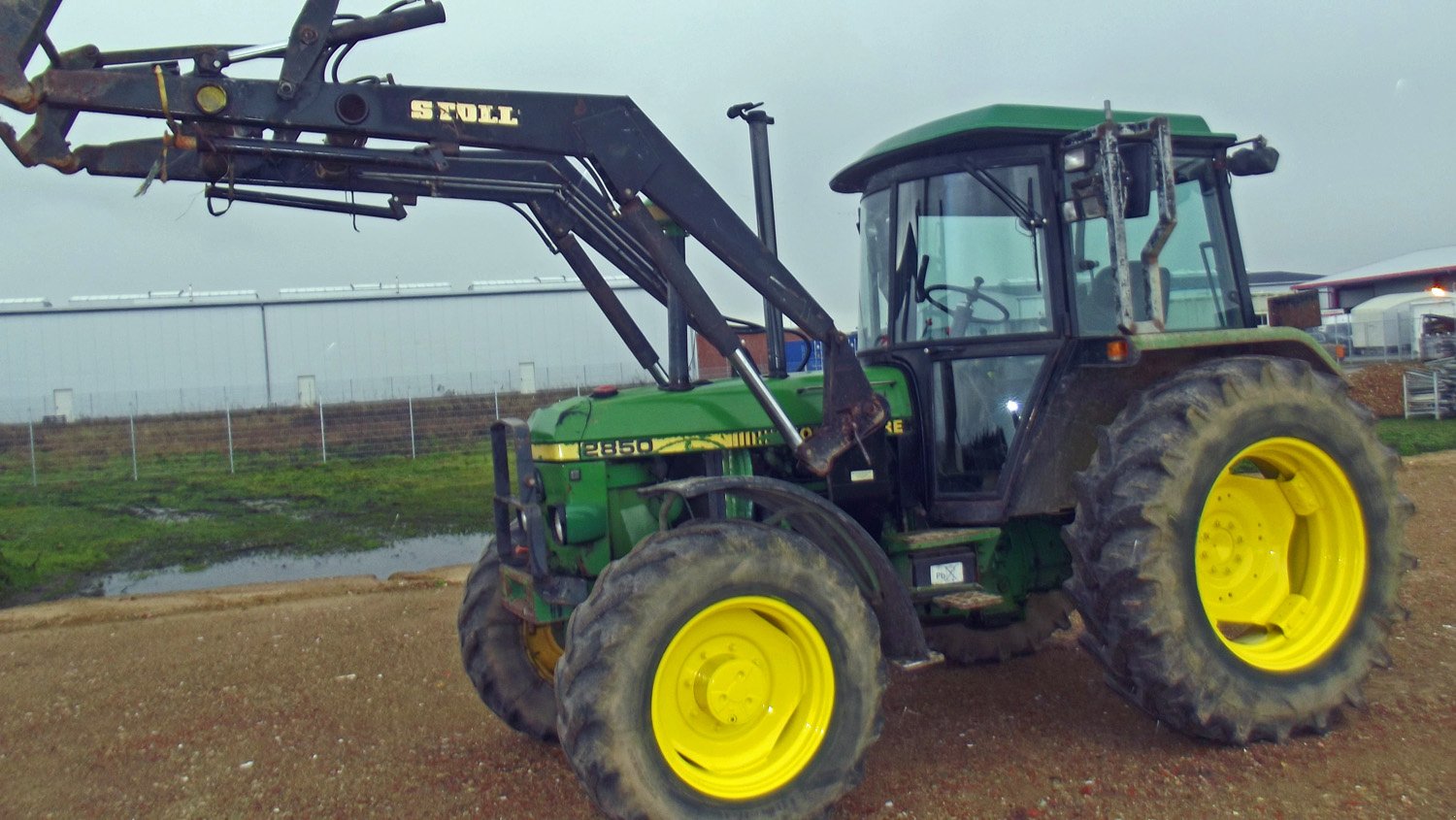 Traktor des Typs John Deere 2850+ Frontlader, Gebrauchtmaschine in Mittelsdorf (Bild 1)