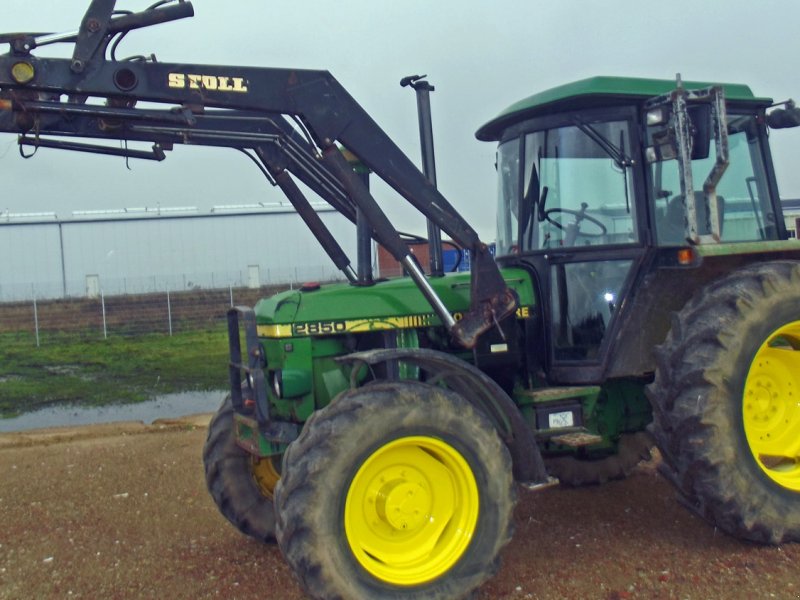 Traktor des Typs John Deere 2850+ Frontlader, Gebrauchtmaschine in Mittelsdorf (Bild 1)