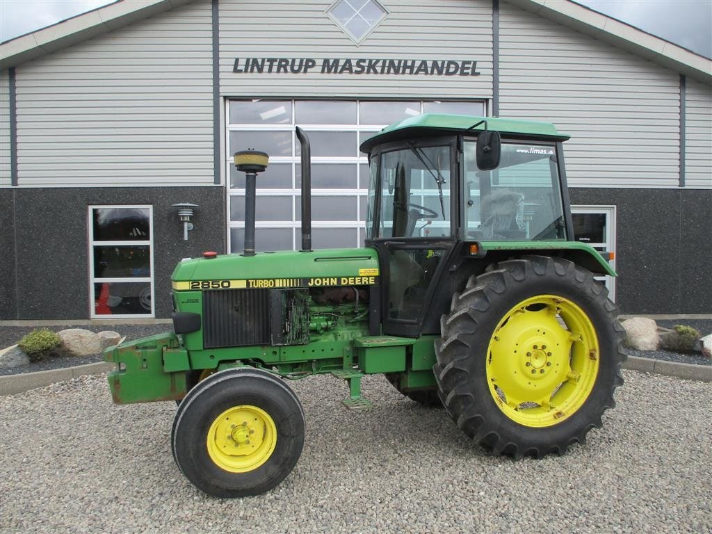 Traktor от тип John Deere 2850 Med nye dæk og nyt sæde, Gebrauchtmaschine в Lintrup (Снимка 1)