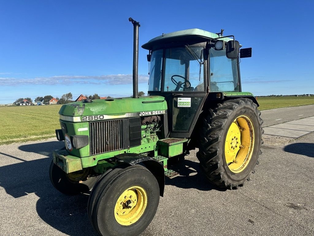 Traktor des Typs John Deere 2850, Gebrauchtmaschine in Callantsoog (Bild 1)