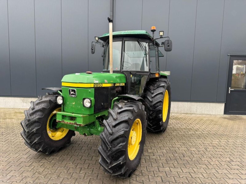 Traktor van het type John Deere 2850, Gebrauchtmaschine in Daarle (Foto 1)