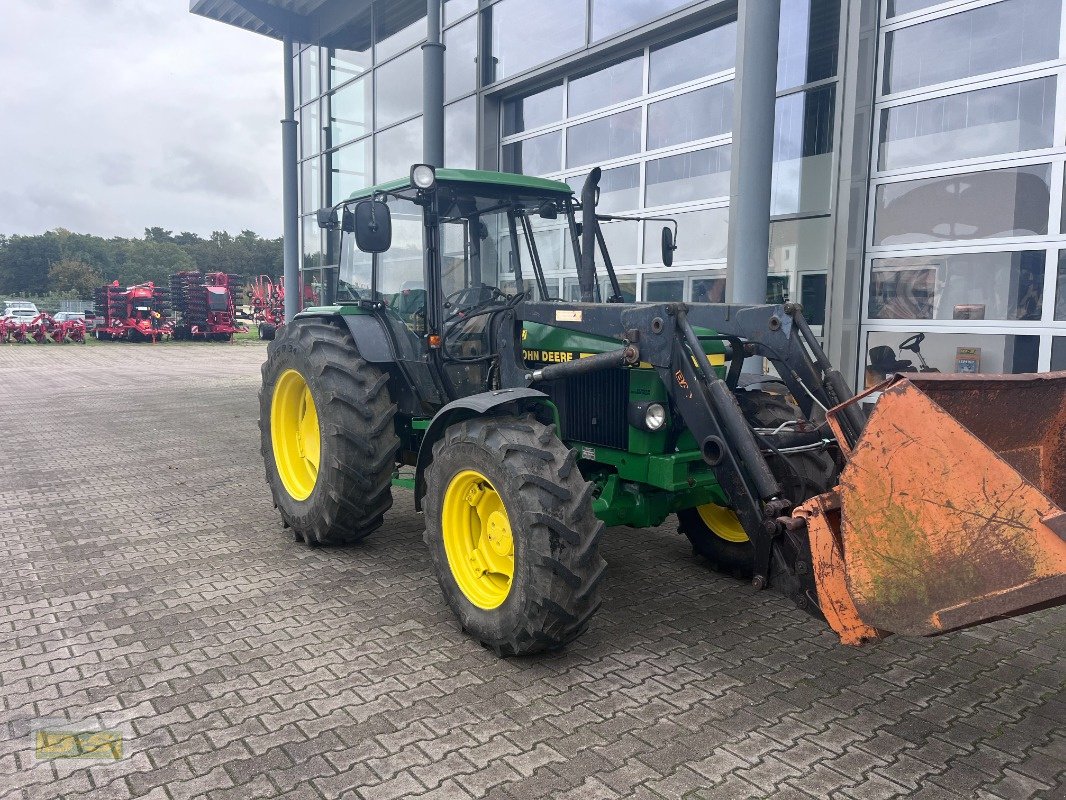 Traktor des Typs John Deere 2850, Gebrauchtmaschine in Grabow (Bild 2)