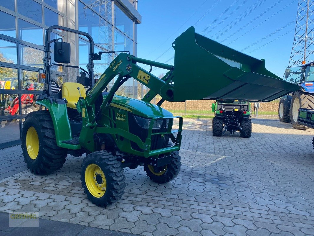 Traktor del tipo John Deere 3038E + 300E Frontlader, Neumaschine In Heiden (Immagine 3)