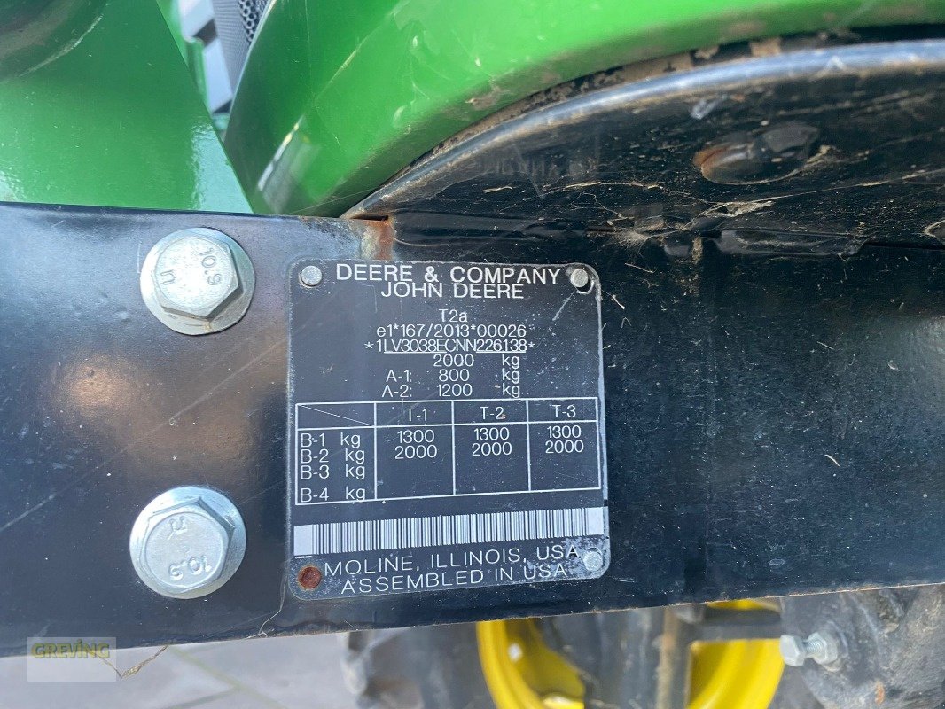 Traktor des Typs John Deere 3038E + 300E Frontlader, Neumaschine in Heiden (Bild 12)