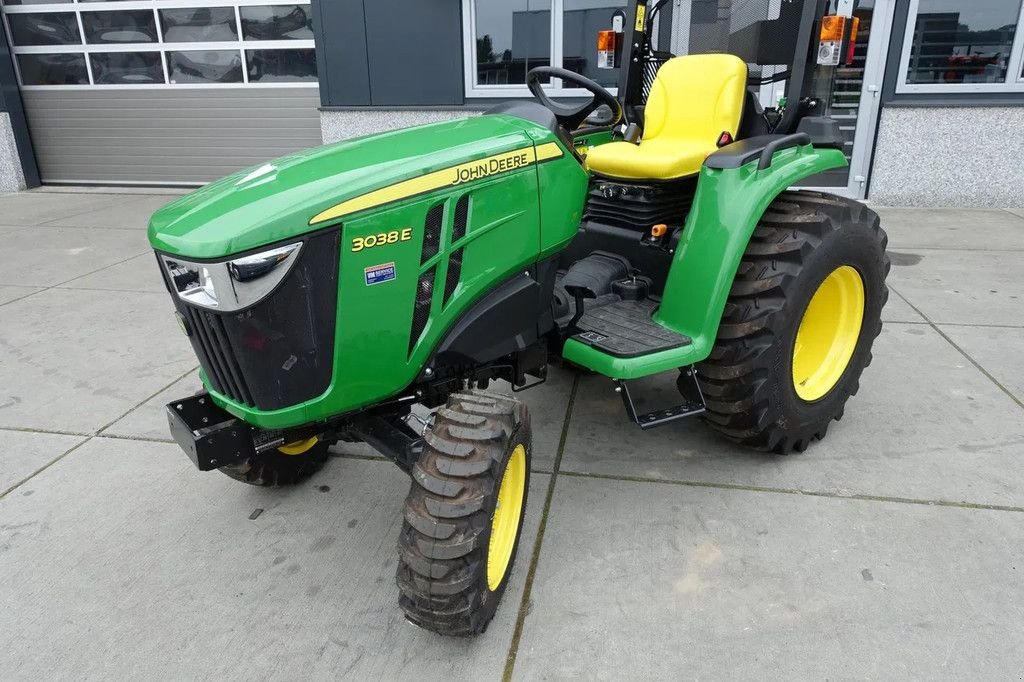 Traktor του τύπου John Deere 3038e 4wd HST / 0001 Draaiuren / Actieprijs, Gebrauchtmaschine σε Swifterband (Φωτογραφία 3)