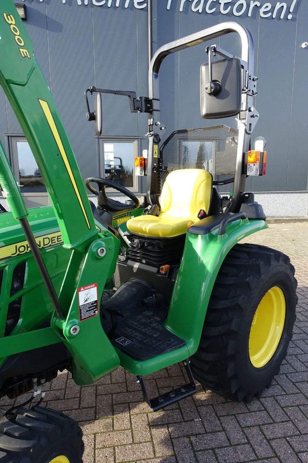 Traktor от тип John Deere 3038E 4wd HST / 0013 Draaiuren / Voorlader, Gebrauchtmaschine в Swifterband (Снимка 11)