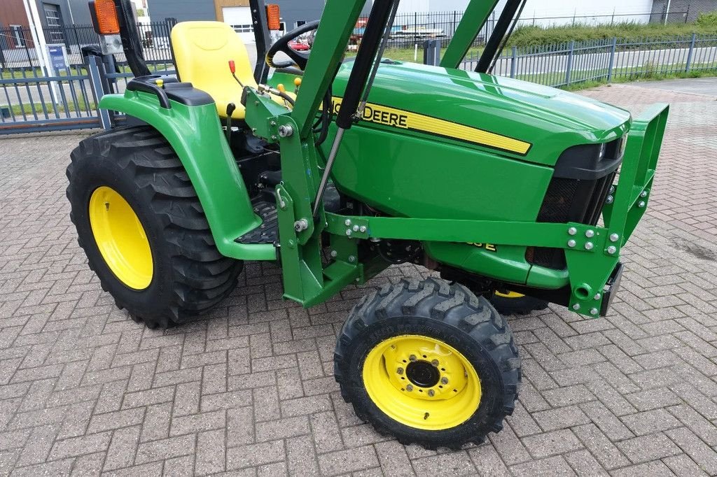 Traktor tip John Deere 3038E 4wd HST / 00310 Draaiuren / Voorlader, Gebrauchtmaschine in Swifterband (Poză 2)