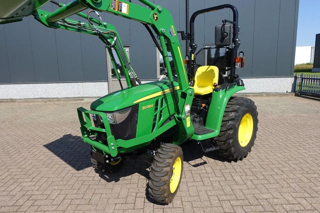 Traktor typu John Deere 3038E 4wd HST / 0086 Draaiuren / Voorlader, Gebrauchtmaschine v Swifterband (Obrázek 4)