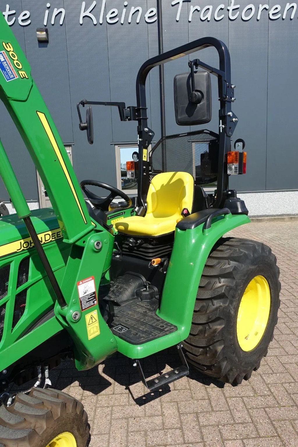 Traktor от тип John Deere 3038E 4wd HST / 0086 Draaiuren / Voorlader, Gebrauchtmaschine в Swifterband (Снимка 10)