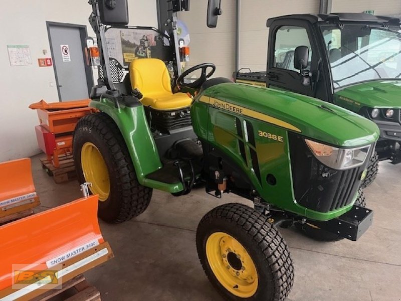 Traktor tip John Deere 3038E TRAKTOR, Neumaschine in Neustadt Dosse (Poză 2)