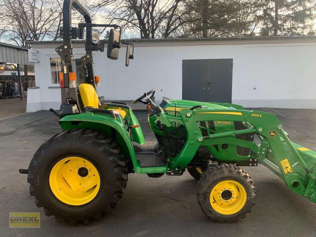 Traktor tipa John Deere 3038E, Neumaschine u Radebeul (Slika 3)