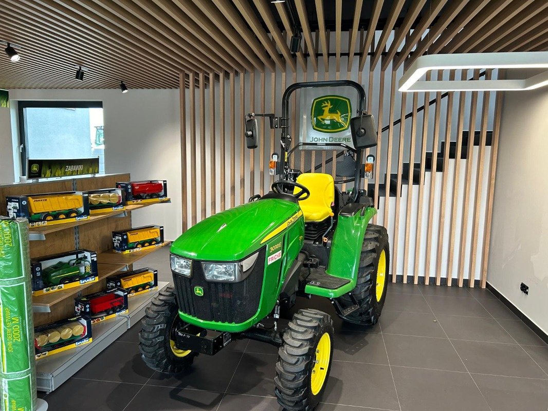 Traktor a típus John Deere 3038E, Neumaschine ekkor: Mrągowo (Kép 1)