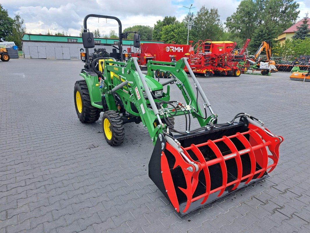 Traktor del tipo John Deere 3038E, Neumaschine en Mrągowo (Imagen 2)